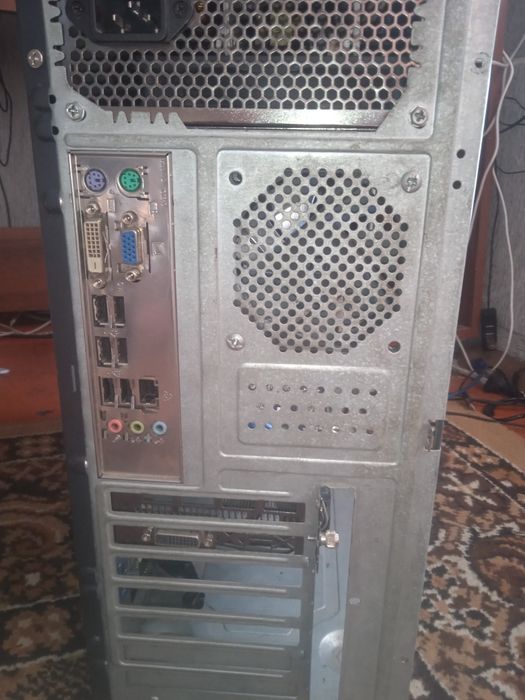 Компьютер идеал для игр и Работы