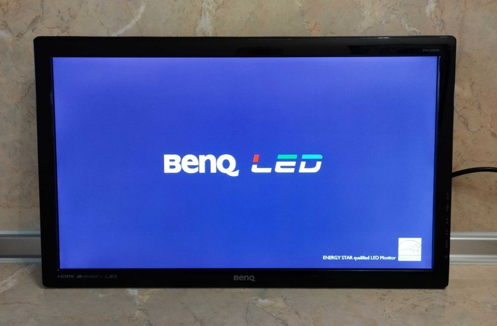 Benq - 2 броя W-LED, FULL HD монитори 24 и 22 инча с HDMI