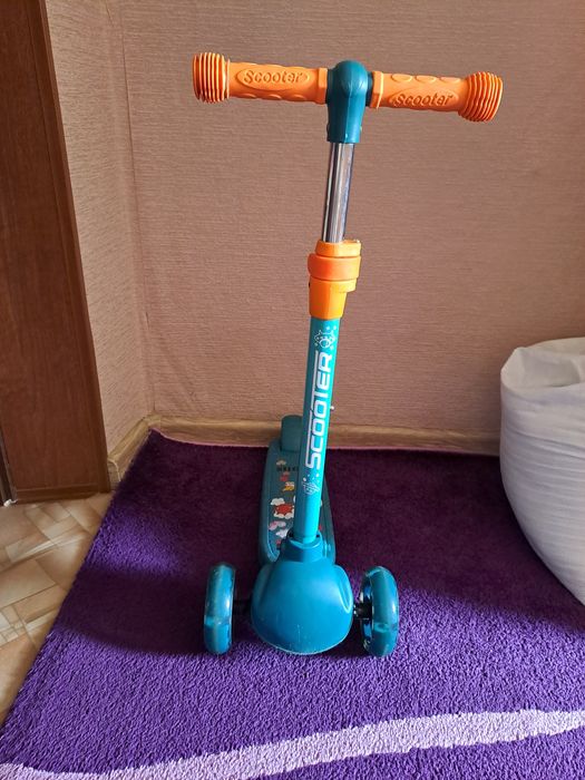 Детский самокат.