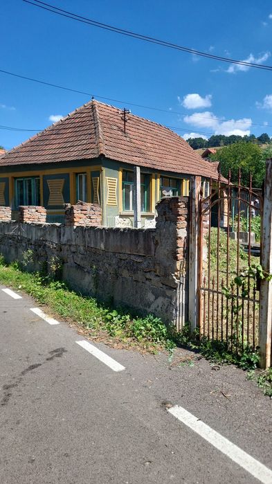 Vand casa in satul Raplotel comuna Raportul Mare!