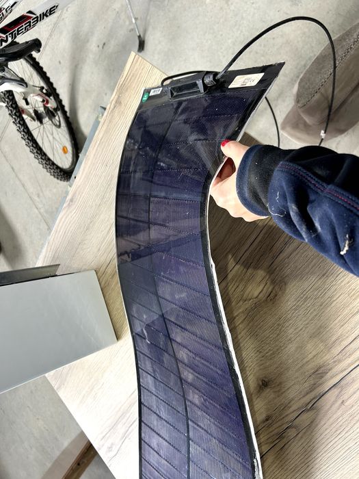 Гъвкав соларен панел за камиони, кемпери или каравани 100W