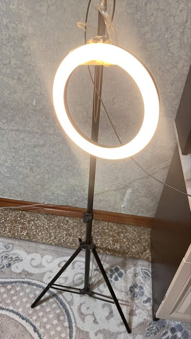 Кольцевая лампаа