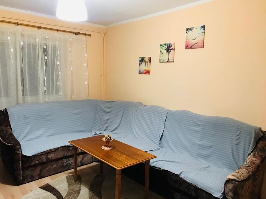 Închiriez apartament pe bulevardul Unirii