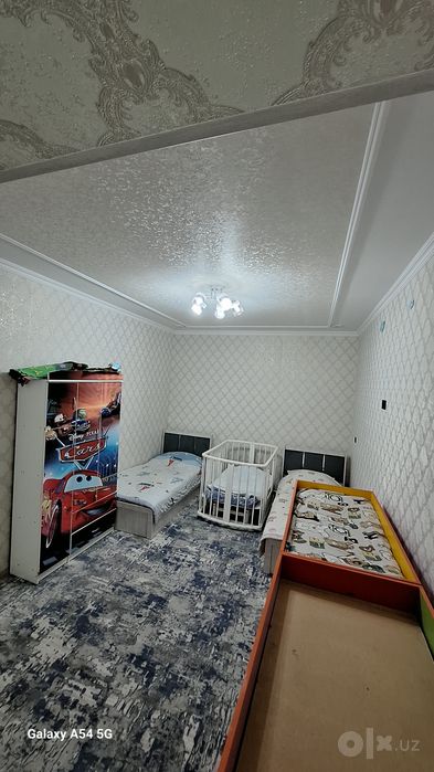 Futsitiy  yonidan Yangihayot tumanidan xovli 4.20 sotix 4 xona sotila