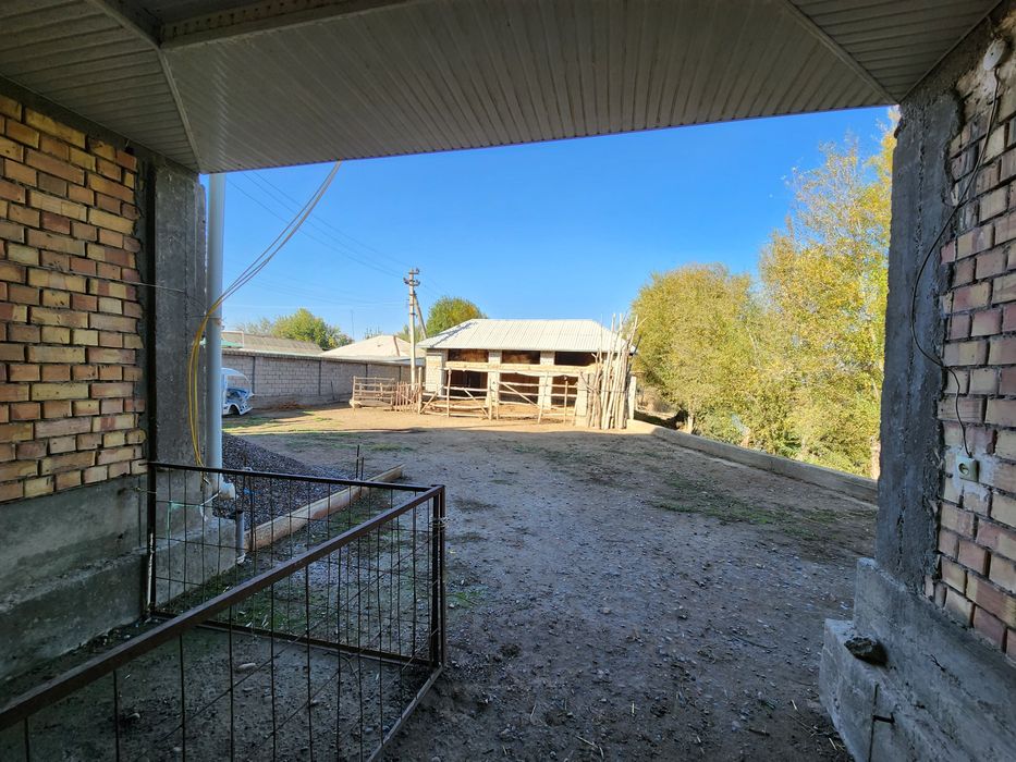 Qurilib bitmagan uy !