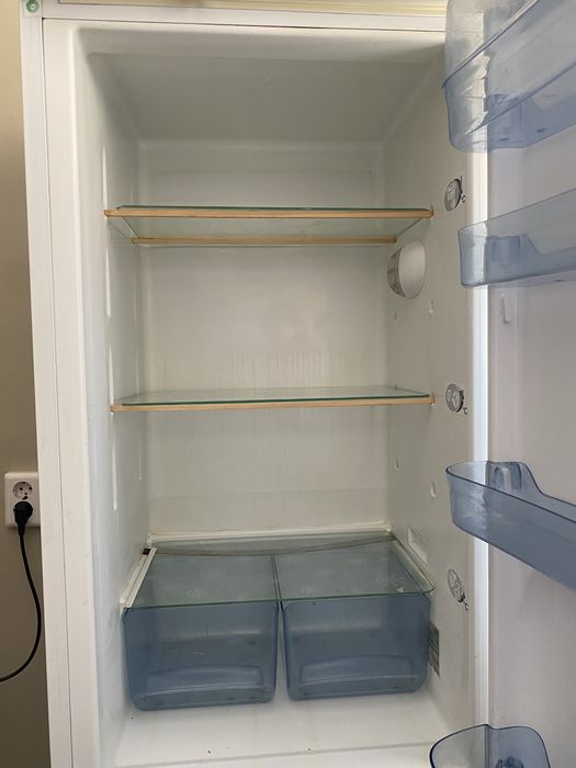 Срочно продам холодильник