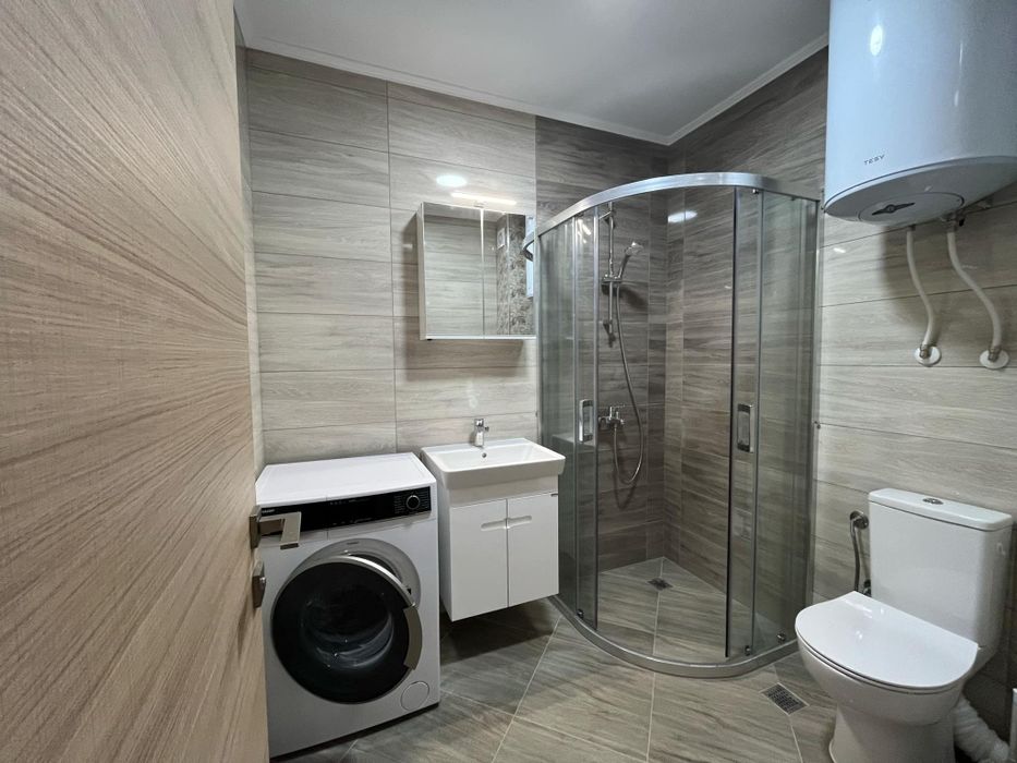 Дава се под наем Тристаен апартамент в Асеновград - 120 кв.м за 484.5 € - Снимка #4