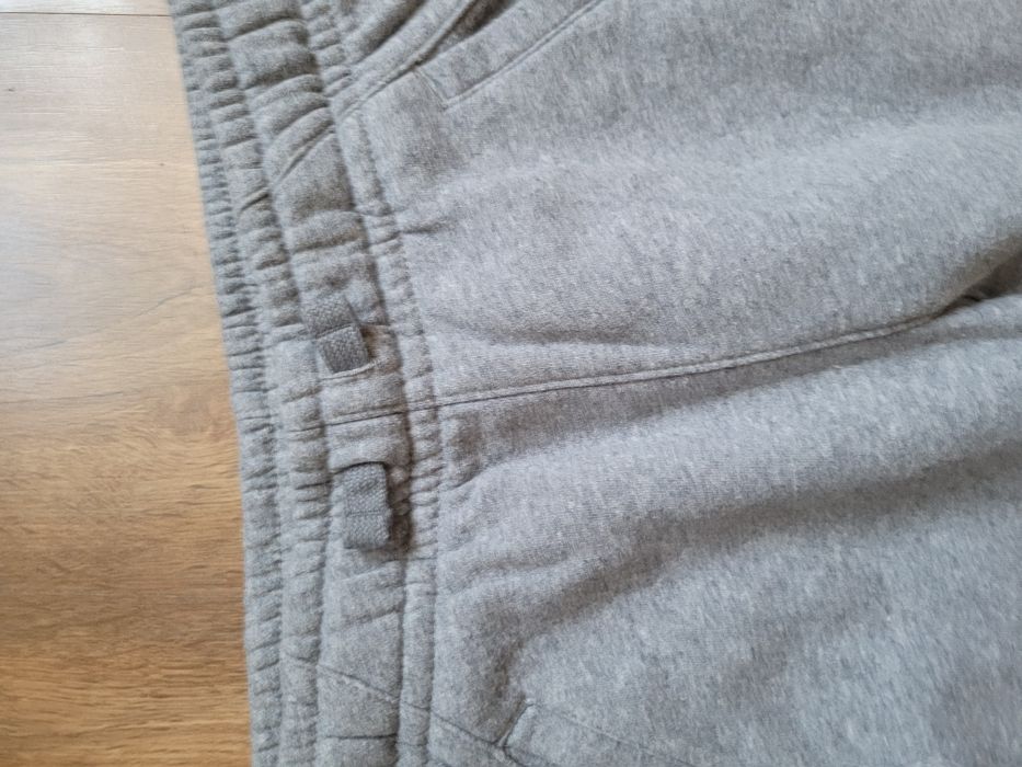 Pantaloni baiat Nike.