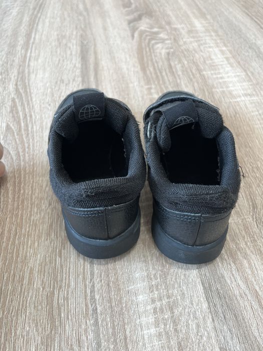 Маратонки Adidas 29 размер