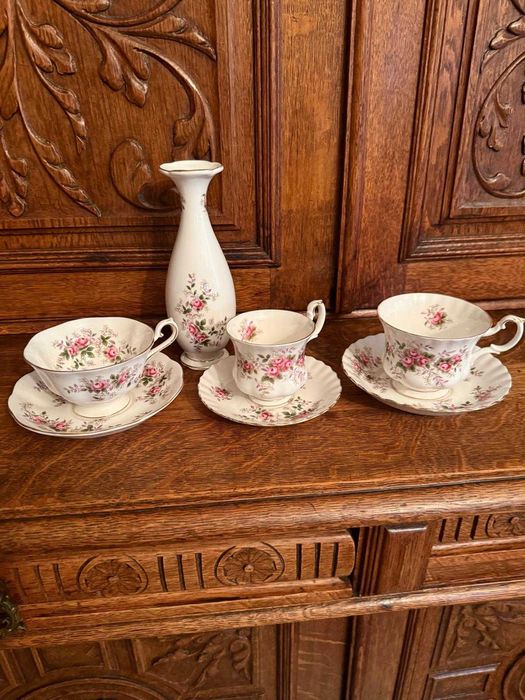 Royal Albert Lavender Rose- три сета и вазичка