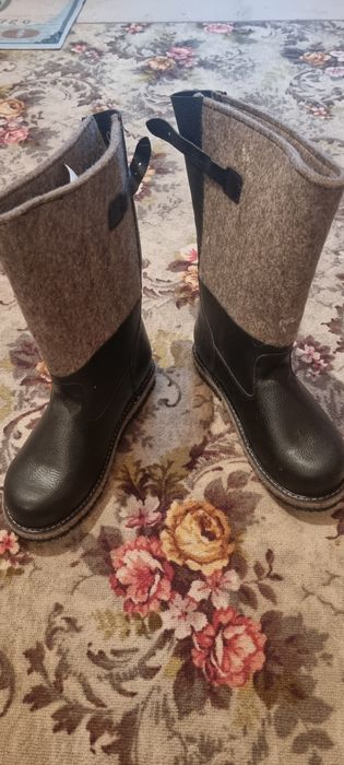 Продаються валенки!