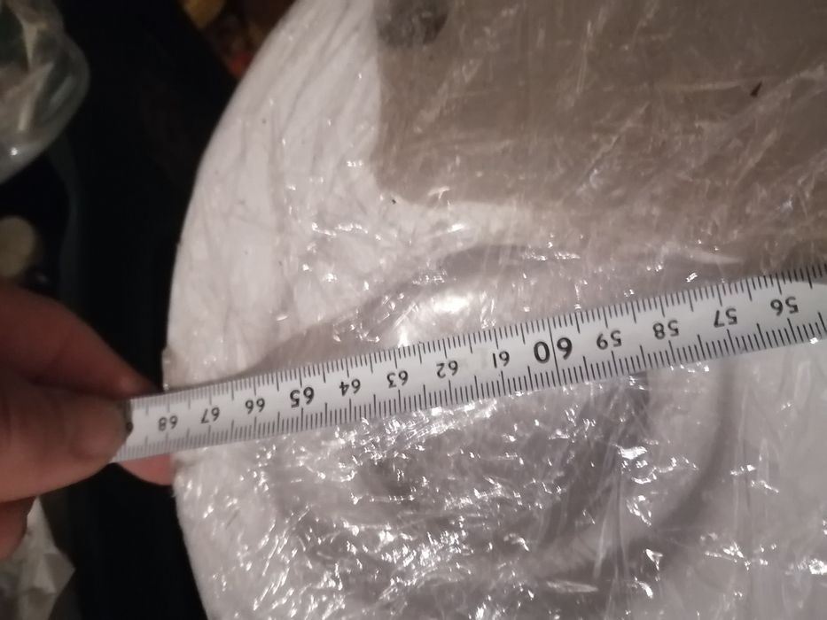 Чисто нова тоалетна чиния Рока