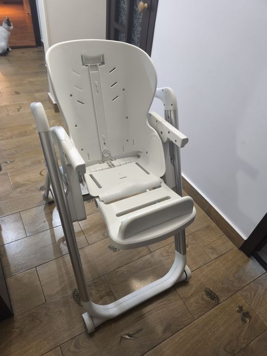 Scaun de masă reglabil pentru copii / bebeluși – Stare bună
