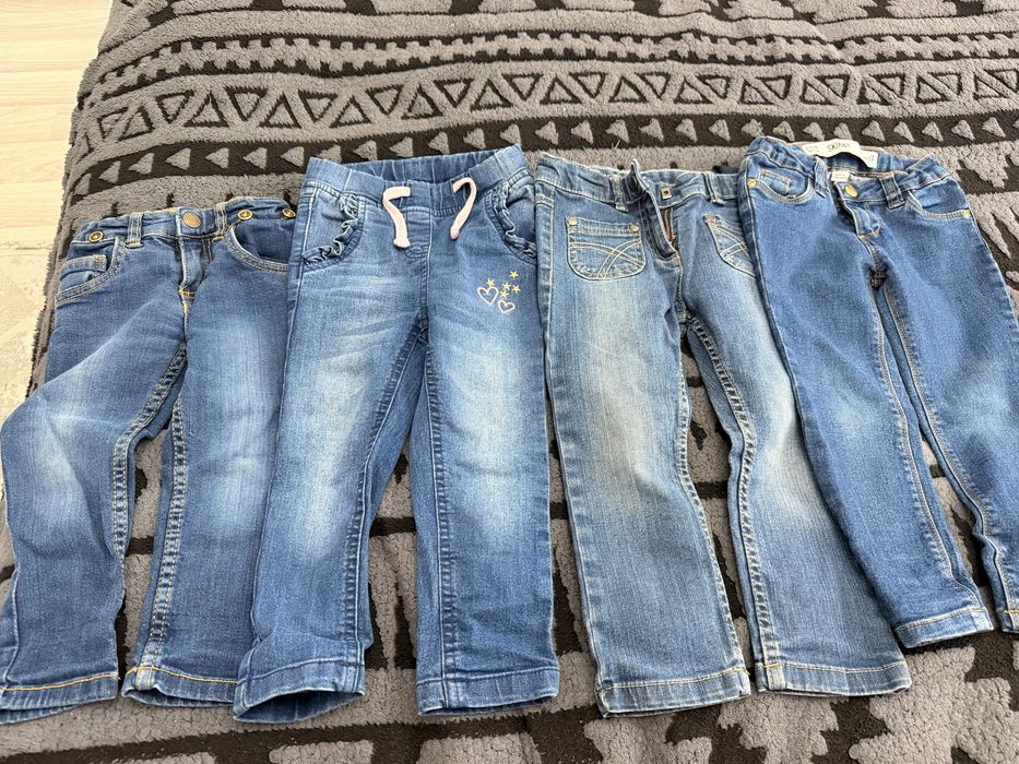 Продам детские джинсы