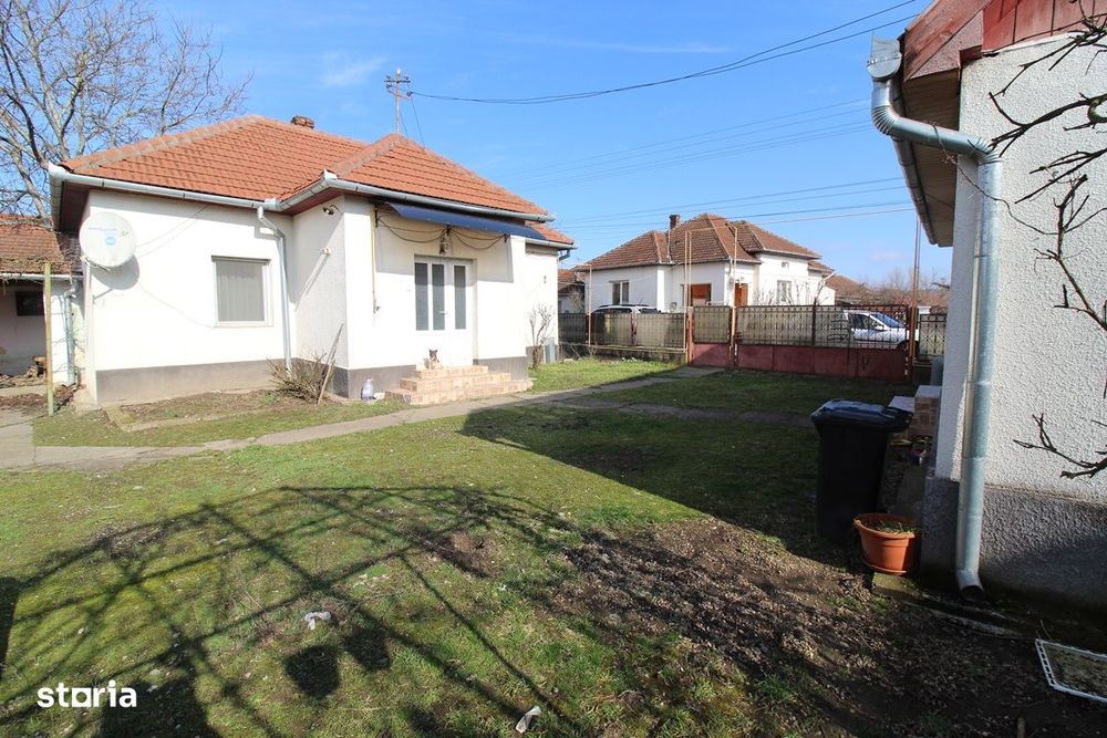 Vând proprietate cu 2 case în Peștișu Mare-Hunedoara, teren 2261mp...