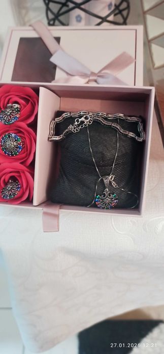 продавам нов сребърен комплект