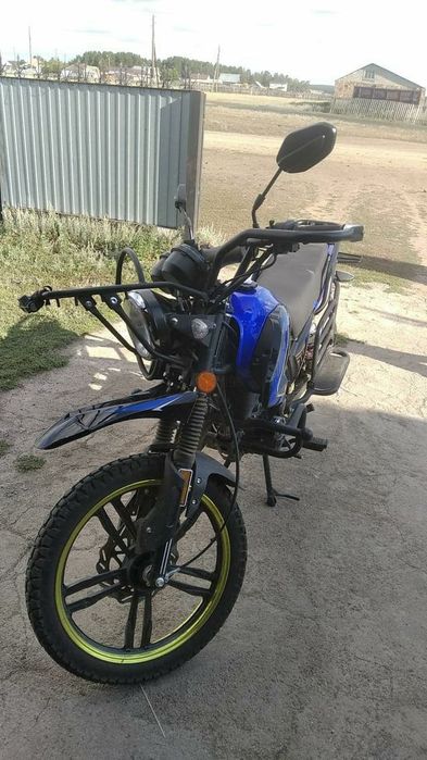 Мотоцикл 200кубвый