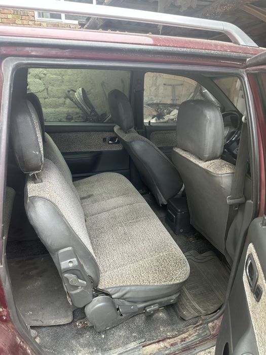 Mitsubishi space wagon