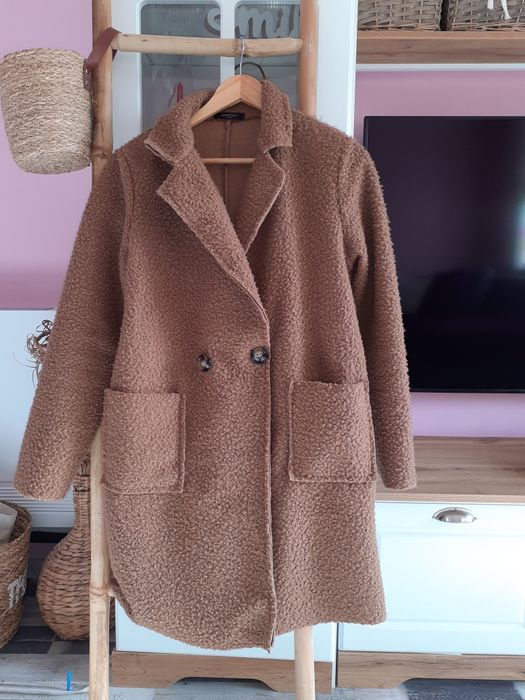 Палто  в  бежаво