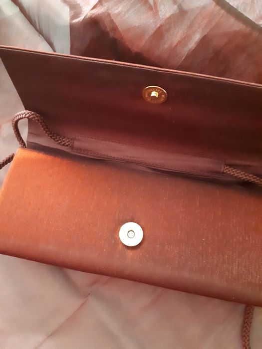 Клатч атласный в наборе с шарфом