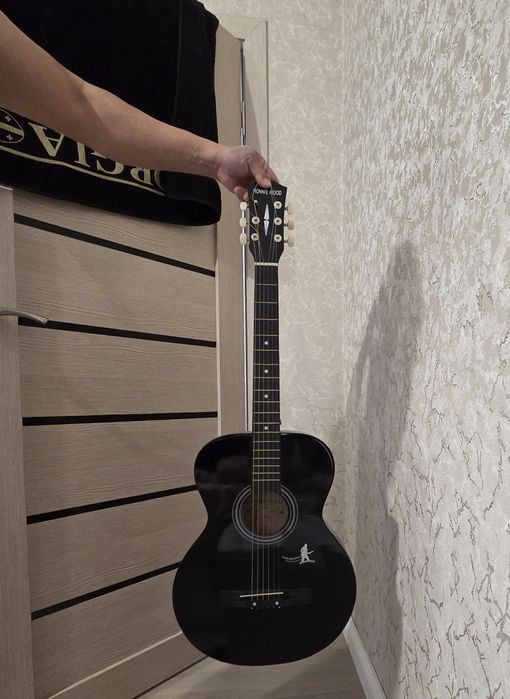 Продам гитару Ronnie Wood
