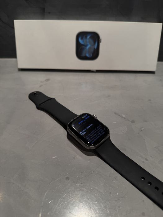 100% батерия! КАТО ЧИСТО НОВ Apple Watch 11 42 mm GPS Space Gray