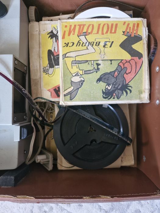 Продам кинопроектор Русь