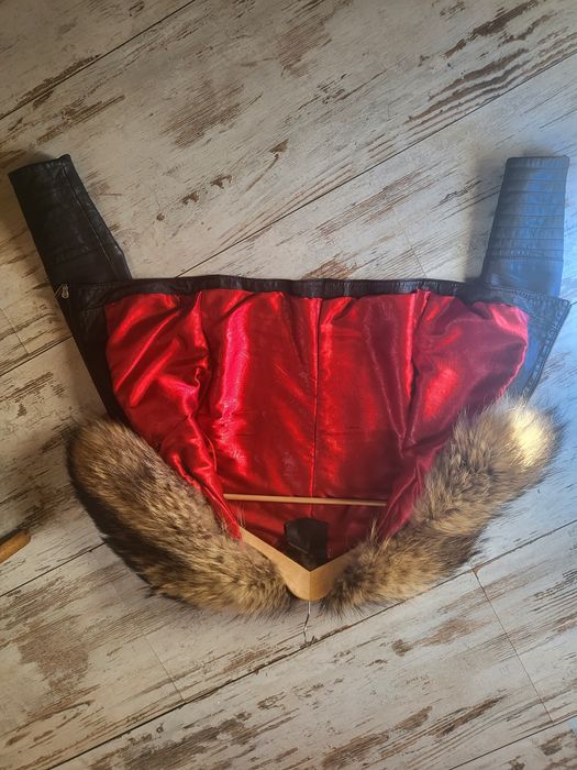 Кожено яке-с откачаща се яка