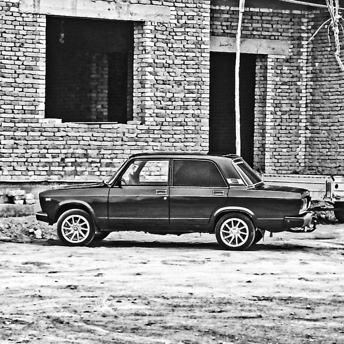 Lada 2107 sotiladi
