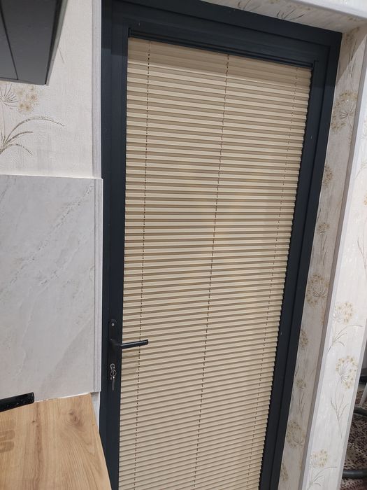 Sikidka narhlarda jalyuzi plise