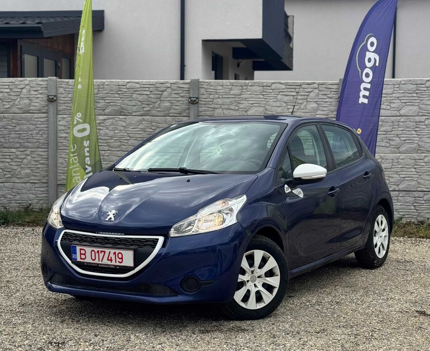 PEUGEOT 208