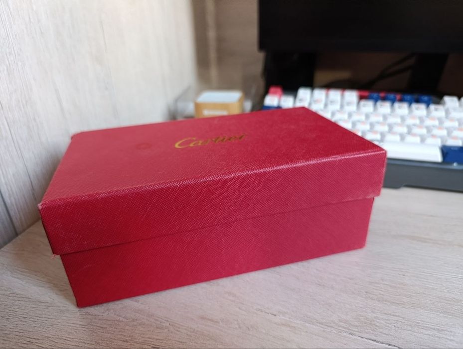 Ochki cartier korompkasi bilan