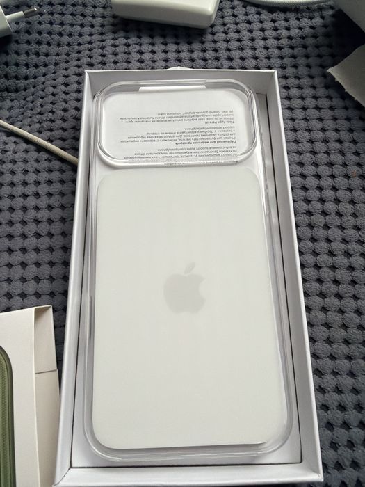 17 Pro max Clear case Mag safe