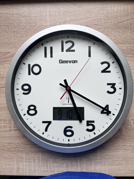 Ceas de perete Geevon DCF radio-controlat 30 cm, temperatură, dată