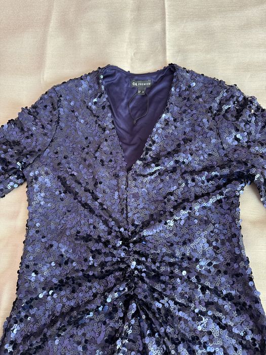 Разкошна рокля с пайети в кралско синьо