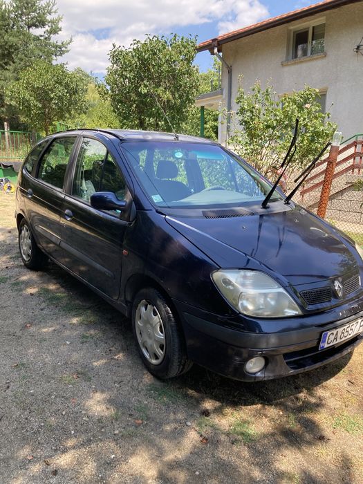 Продавам автомобил Renault Scenic