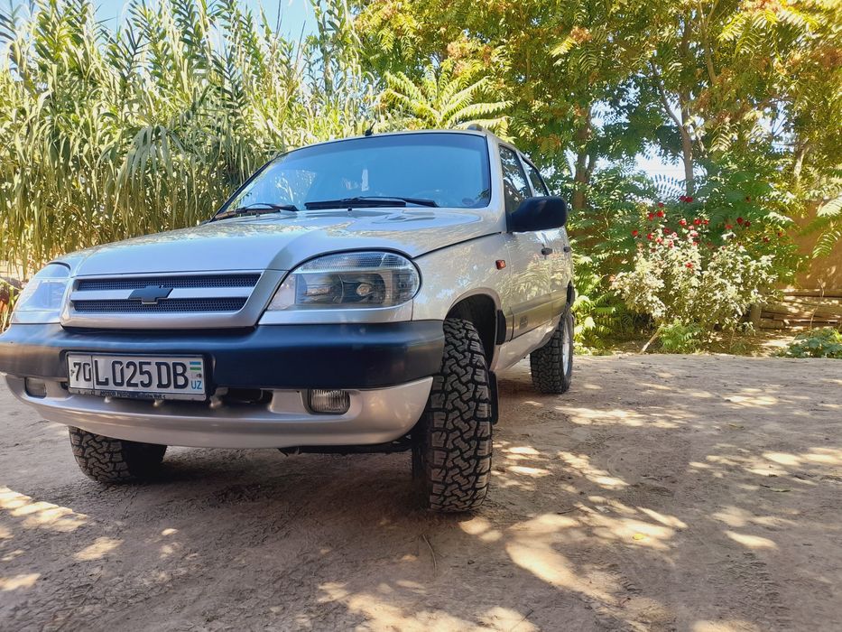 Chevrolet Niva 2004