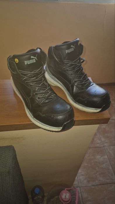 Работни обувки Пума с пластмасово сейфти,олекотени от естествена кожа не пропускат вода