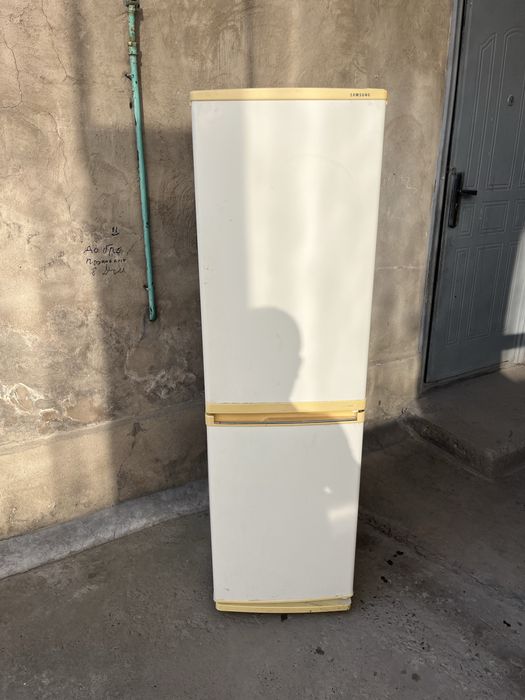 Продам холодильник б/у самсунг