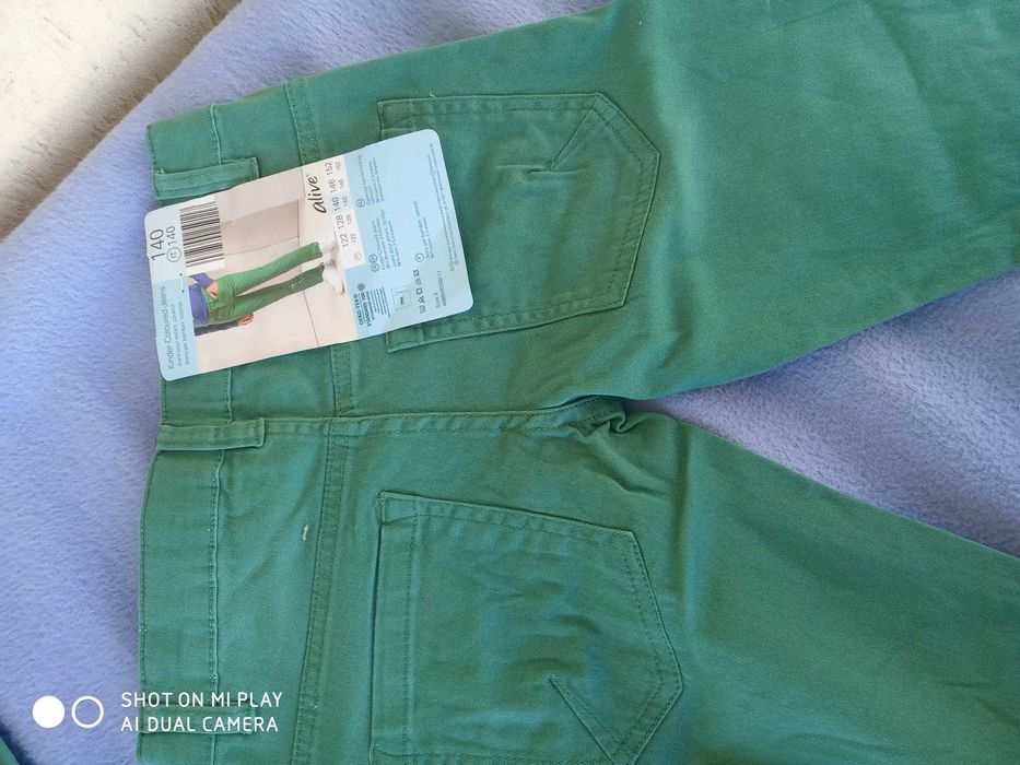 Нови панталони размер 140,146,152см.