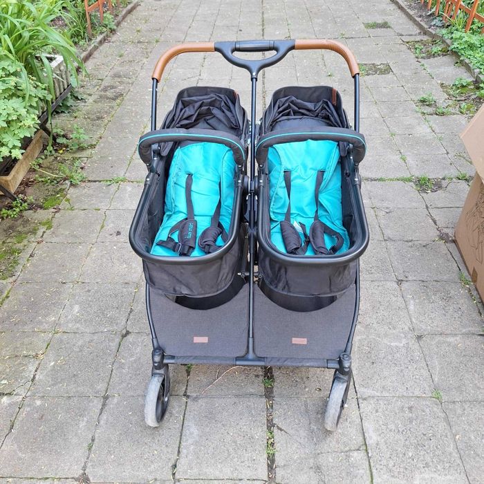 Детска количка за близнаци