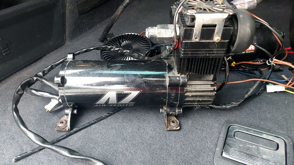 Компресор за автомобил професионален!