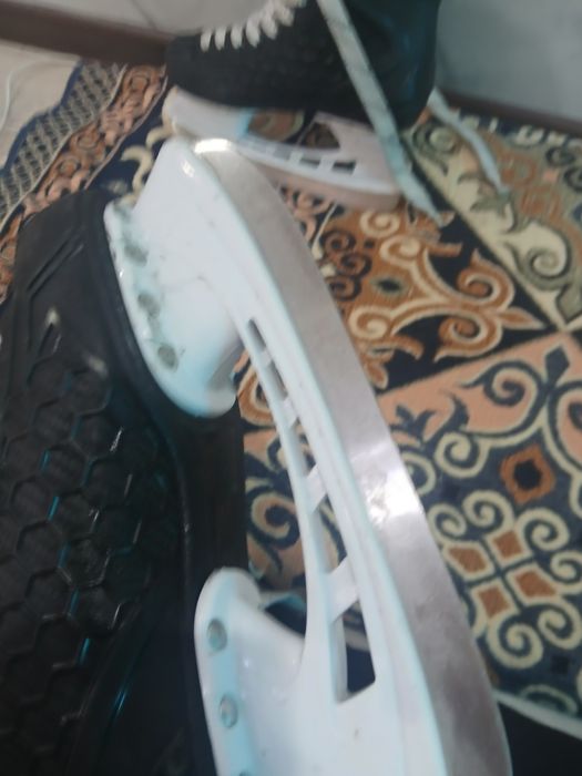 Хоккейные коньки