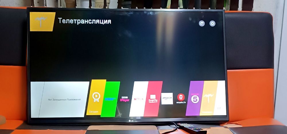 Продам телевизор смарт телевизор 42 дюйм