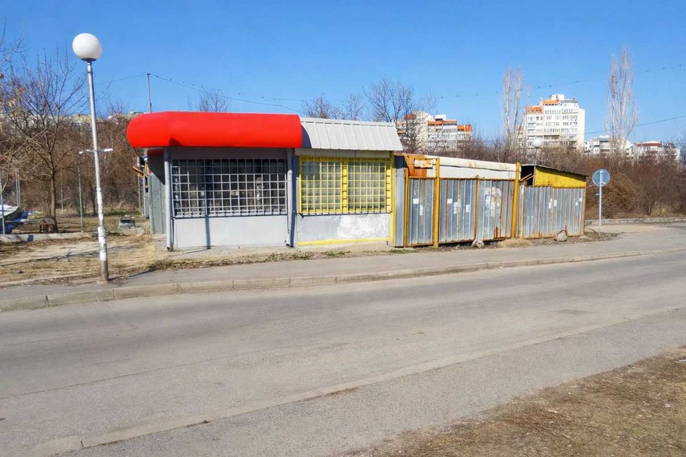 Продава се парцел с действащ търговски обект – директно от собственик