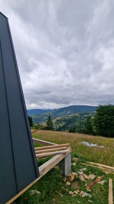 Cabană A-Frame la roșu în Apuseni (Horea) + Teren 1300 mp, utilități incluse