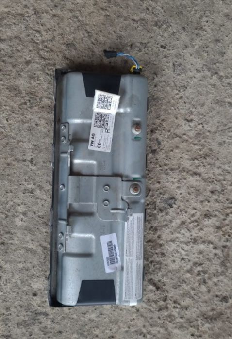 Airbag genunchi golf 7