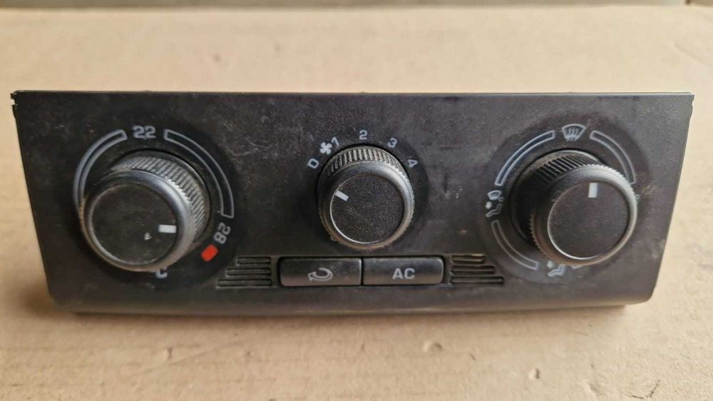 Panou comanda clima Skoda Fabia II cod 5J0 820 045