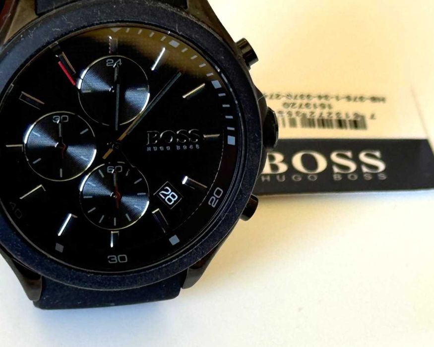 ЧАСОВНИК- HUGO BOSS Velocity 1513720/18