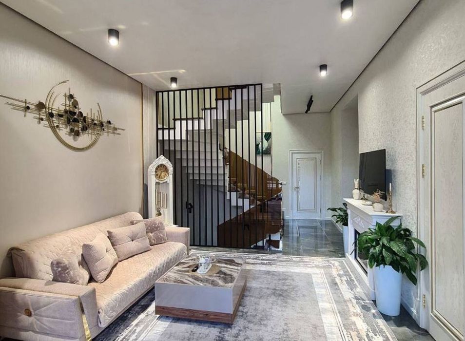 срочно продается Hi-Tech дом циалковиский 3-соток 3-уровень 6-комн 6-с